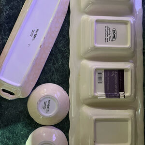 Serving party dishes